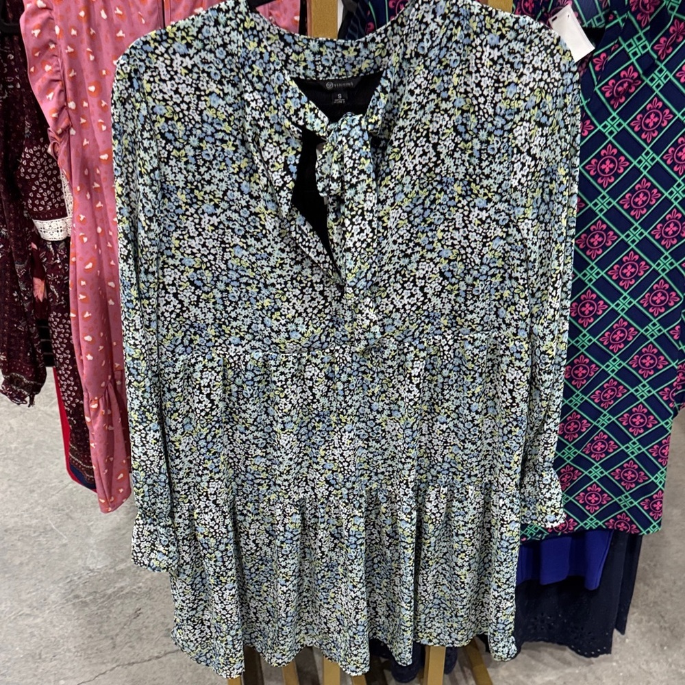 Versona Floral Tie-Neck Dress in Blue and White